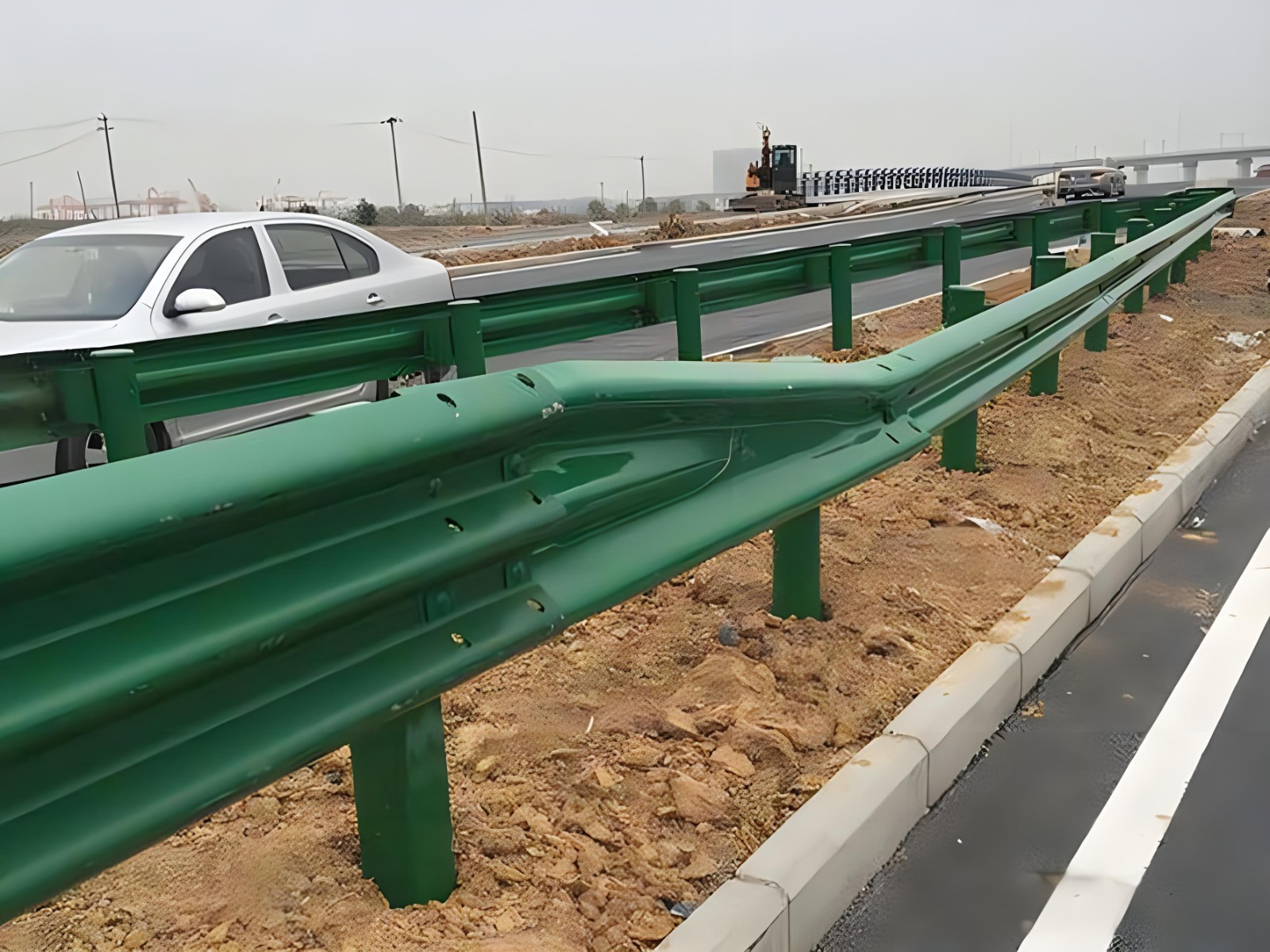朝阳高速波形护栏板日常维护方案确保道路安全新举措
