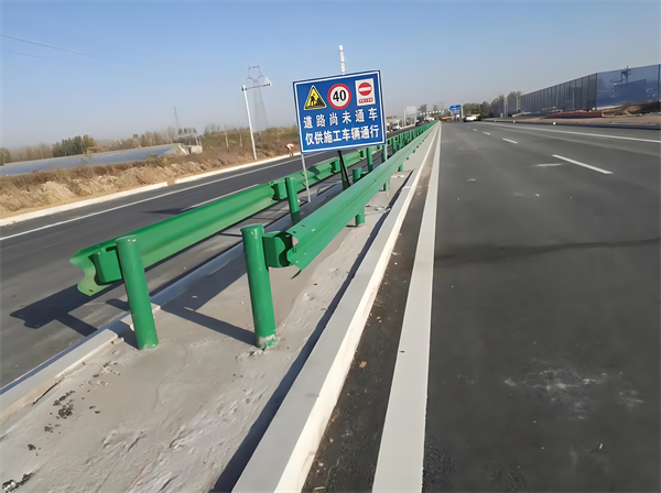 朝阳公路护栏守护安全横跨多个行业的应用